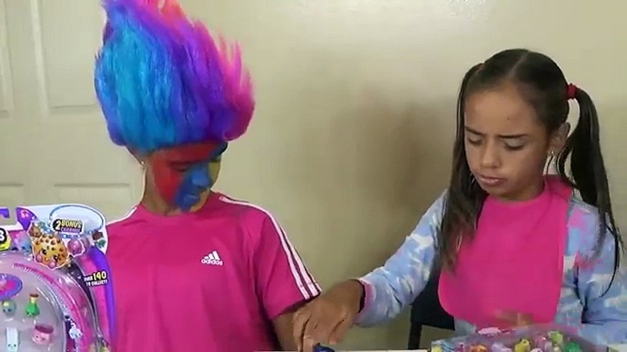 Bad Baby Turns Girl into a Lollipop! TOYS TO SEE STYLE with Shopkins Toy Review