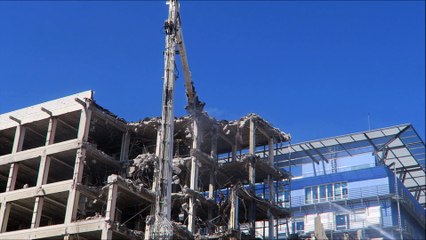 Drôme : spectaculaire démolition au centre hospitalier de Valence