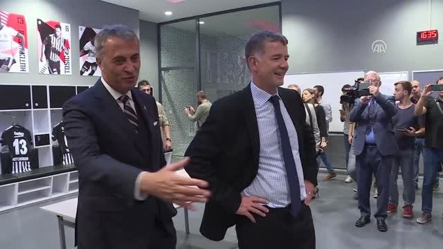 İngiltere Büyükelçisi Moore, Beşiktaş Kongre Üyesi Oldu - İstanbul