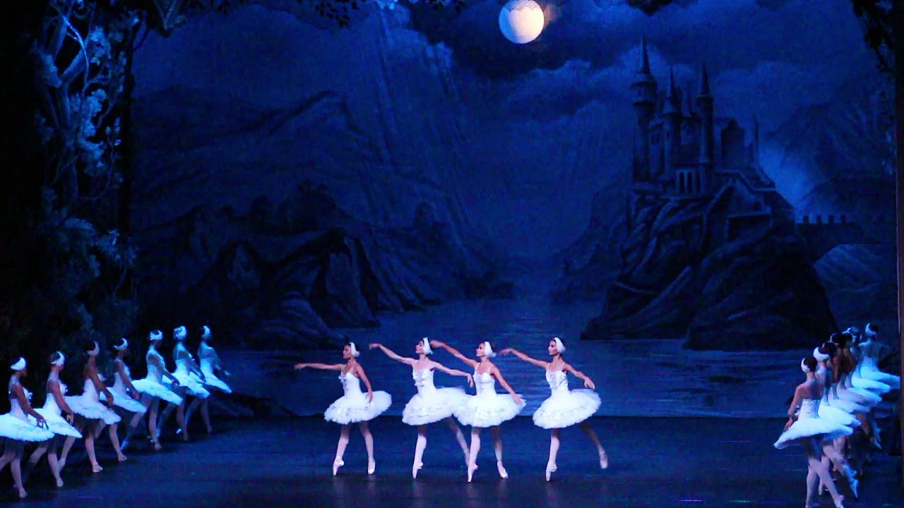 Russian Classical Ballet - El Lago de los Cisnes
