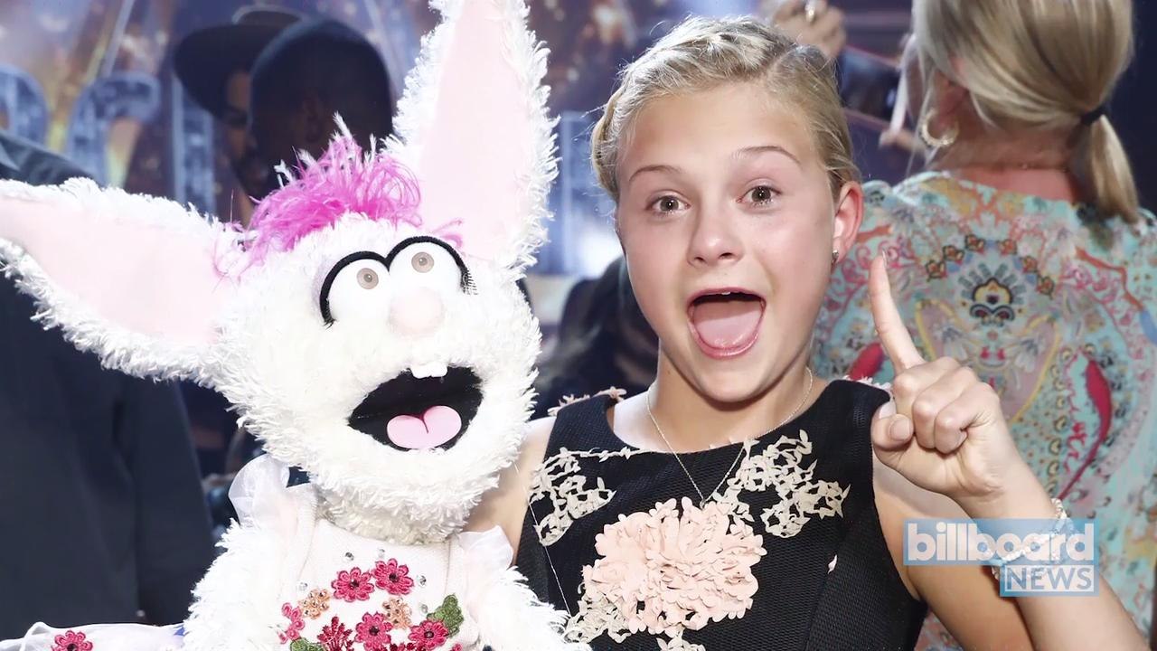 'America's Got Talent' 12YearOld Ventriloquist Darci Lynne Farmer