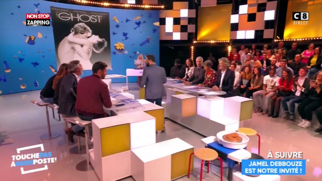TPMP : Cyril Hanouna parodie le film "Ghost" et mange de l'argile, la vidéo délirante