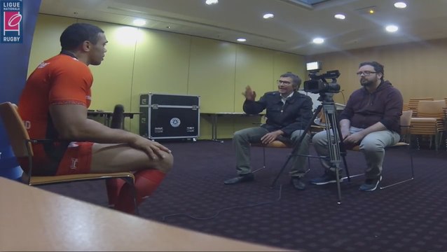 Gonzague piège Bryan Habana lors d'une caméra cachée