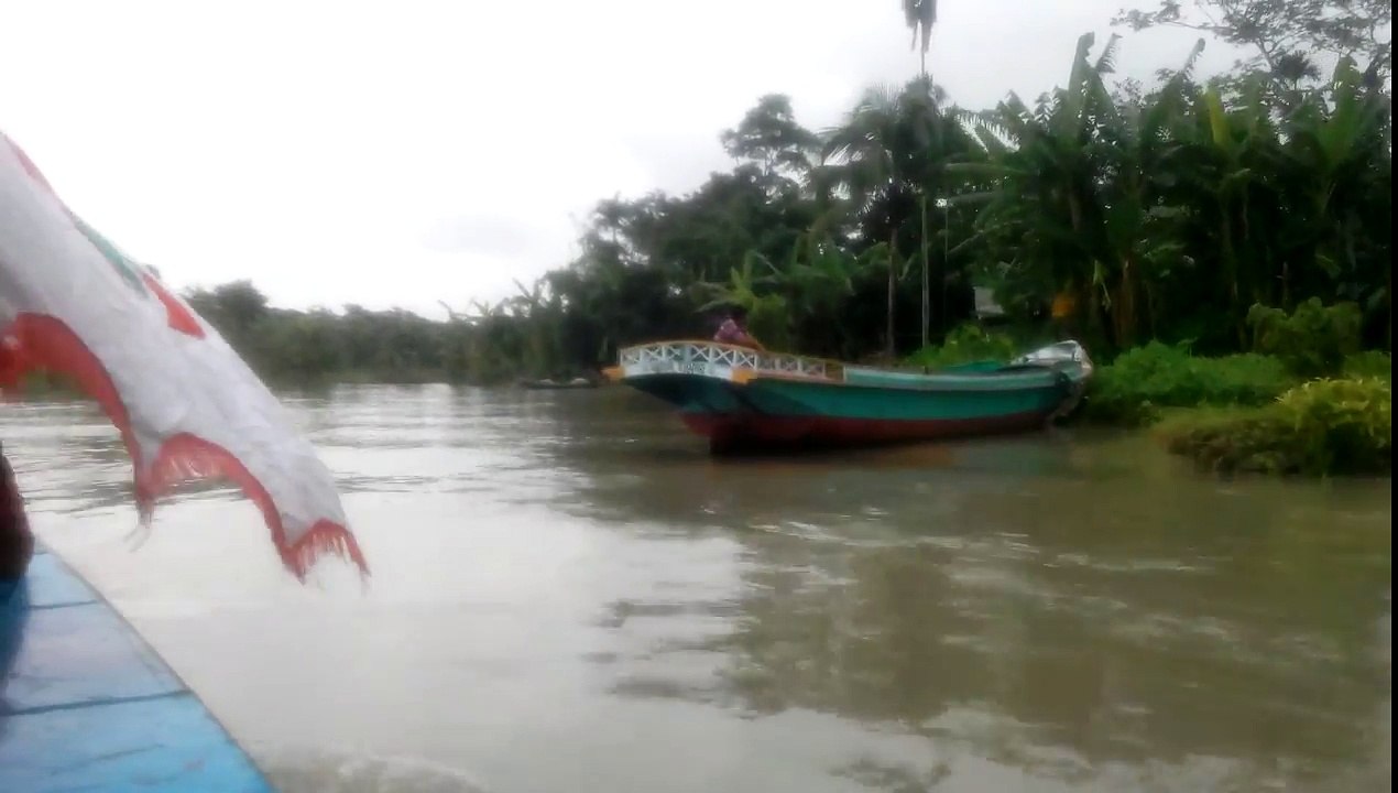 ট্রলার ভ্রমণ