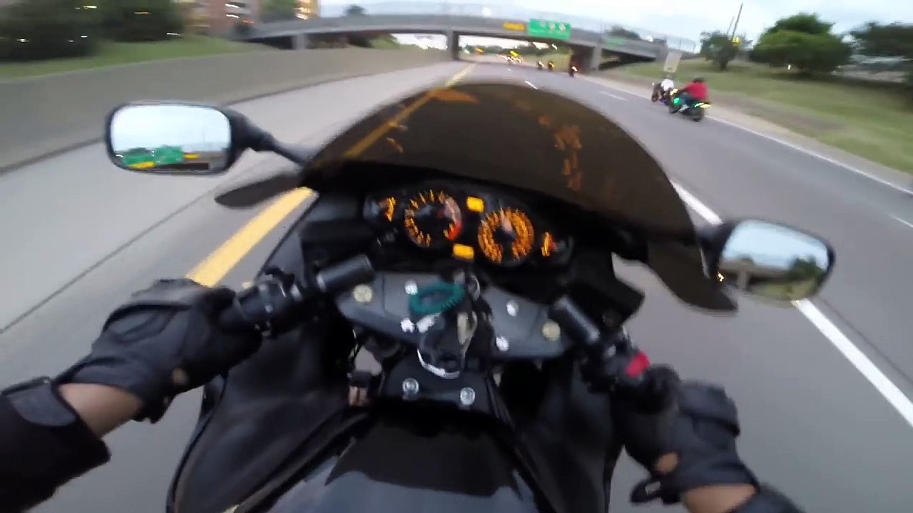 MOTORCYCLES SPEEDING THOUGH CARS ON HIGHWAY!.The warm up!!!