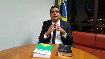 Deputado engrossa coro de general e pede "fechamento" do Congresso