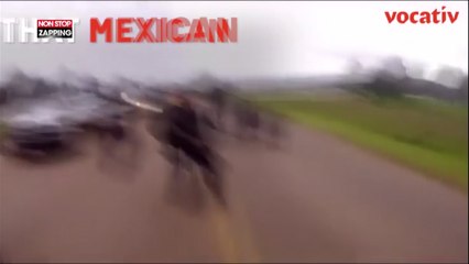 Mexique : des policiers tombent dans une embuscade des cartels, la vidéo choc