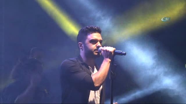 Ziynet Sali ve İlyas Yalçıntaş Kardeş Kültürler Festivali'nde Konser Verdi