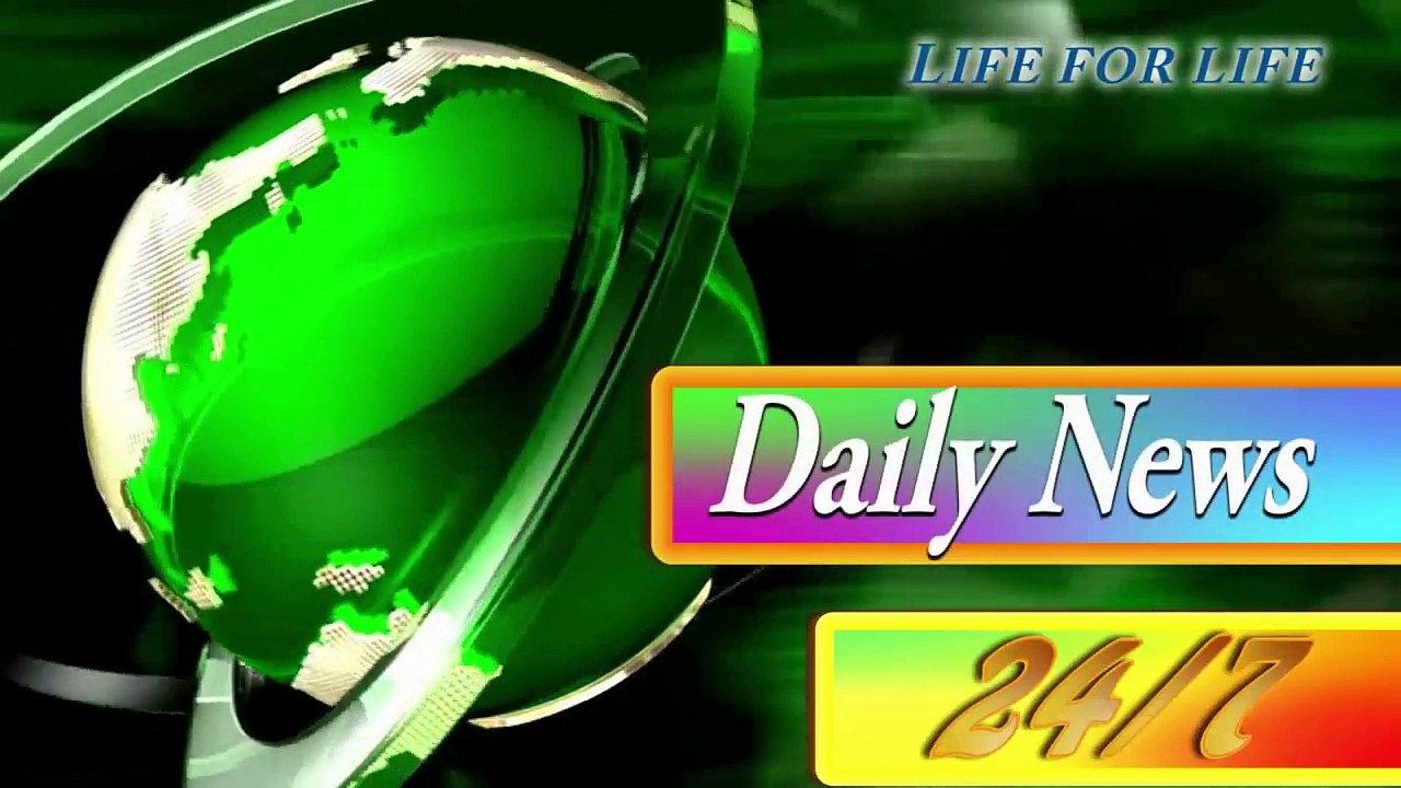 Ellen DeGeneres performs her first comedy gig in 15 years