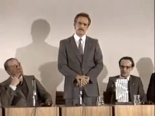 Eu Prometo - Lucas no auge da carreira política (1983)