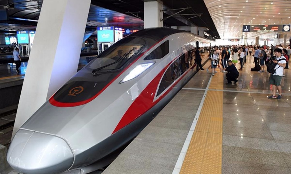 Tiongkok Resmikan Kereta Tercepat di Dunia
