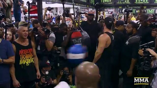 Floyd Mayweather Media Workout Reaction - MMA Fighting