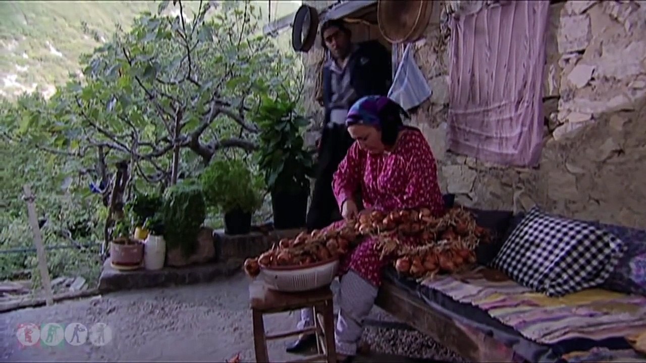 مسلسل ضيعة ضايعة - الجزء الأول ـ الحلقة 7 الساب...