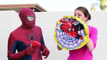 SPIDERMAN Water Gun Web Shooter & COLOR CHANGE Shield Marvel Superheroes DisneyCarToys