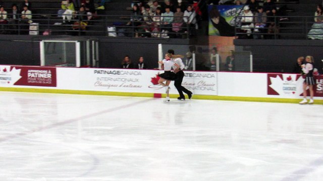 Kaitlyn Weaver / Andrew Poje 2017-09-21 ACI SD practice (fan cam)