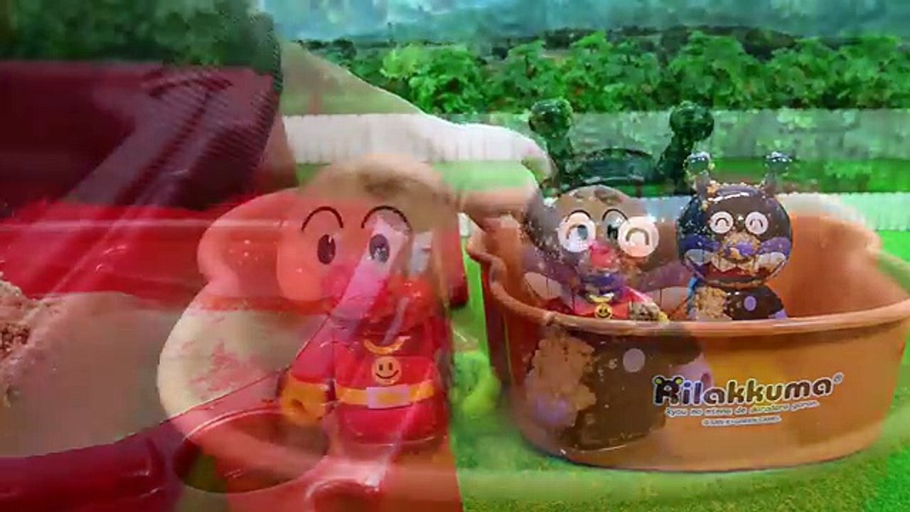 砂場とあわ入浴剤とどこでもシャワー アンパンマンおもちゃ / Anpanman toys and the Bubble Bath!