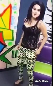 A Cute Young Girl Dance on Hot Song | Sundas Khan Viral Videos