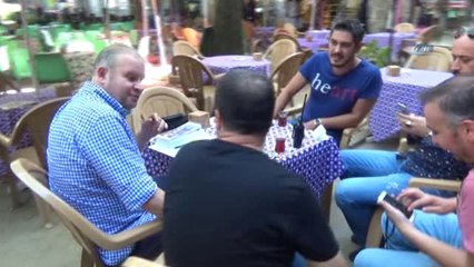 Heart" Tişörtü Giydi, Emniyeti Alarma Geçirdi