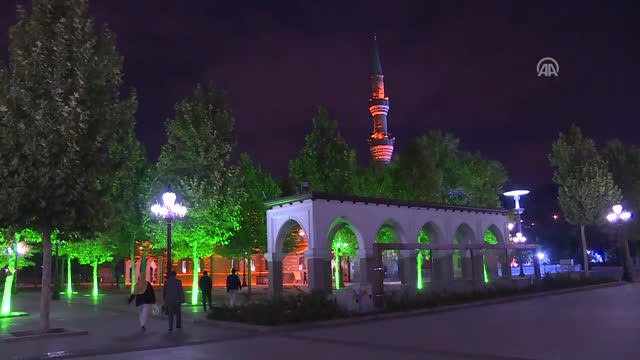 Diyanet İşleri Başkanı Erbaş, Hacı Bayram Camisi'nde Sabah Namazı Kıldırdı