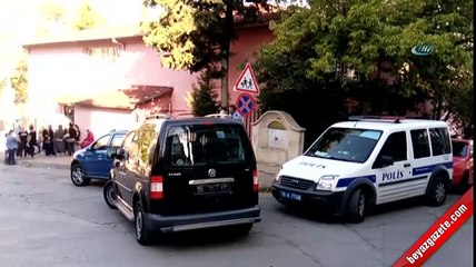 Gözü Dönen Veli Öğretmeni Bıçakladı.