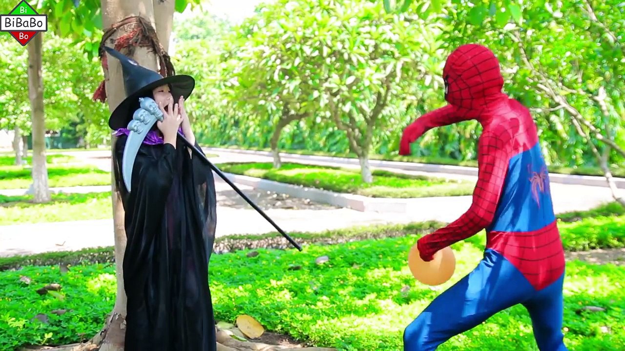 Spiderman & Frozen Elsa toy balloons Maleficent & Joker use magic Transform Spiderman dolls