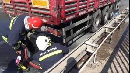 TIR'da Çıkan Yangın Otoyolda Trafiği Durdurdu