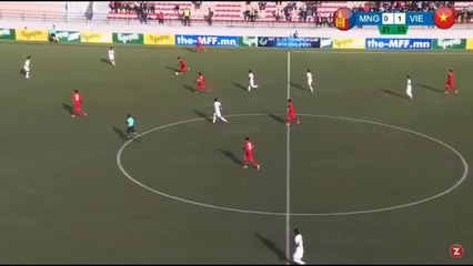 Thanh Trung gia tăng cách biệt trên chấm phạt đền