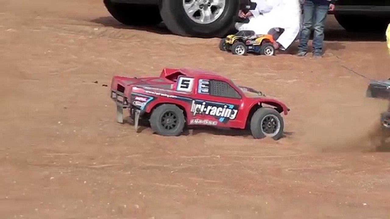 RC ELECTRIC CARS RACING AND HILL CLIMBING - ARABIAN DUNES