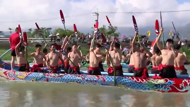 The Famous Yilan Dragon Boat Race | FUN TAIWAN ADVENTURES
