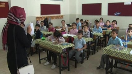 Zeytinburnu Belediyesi'nden 20 Bin Öğrenciye Kırtasiye Çeki