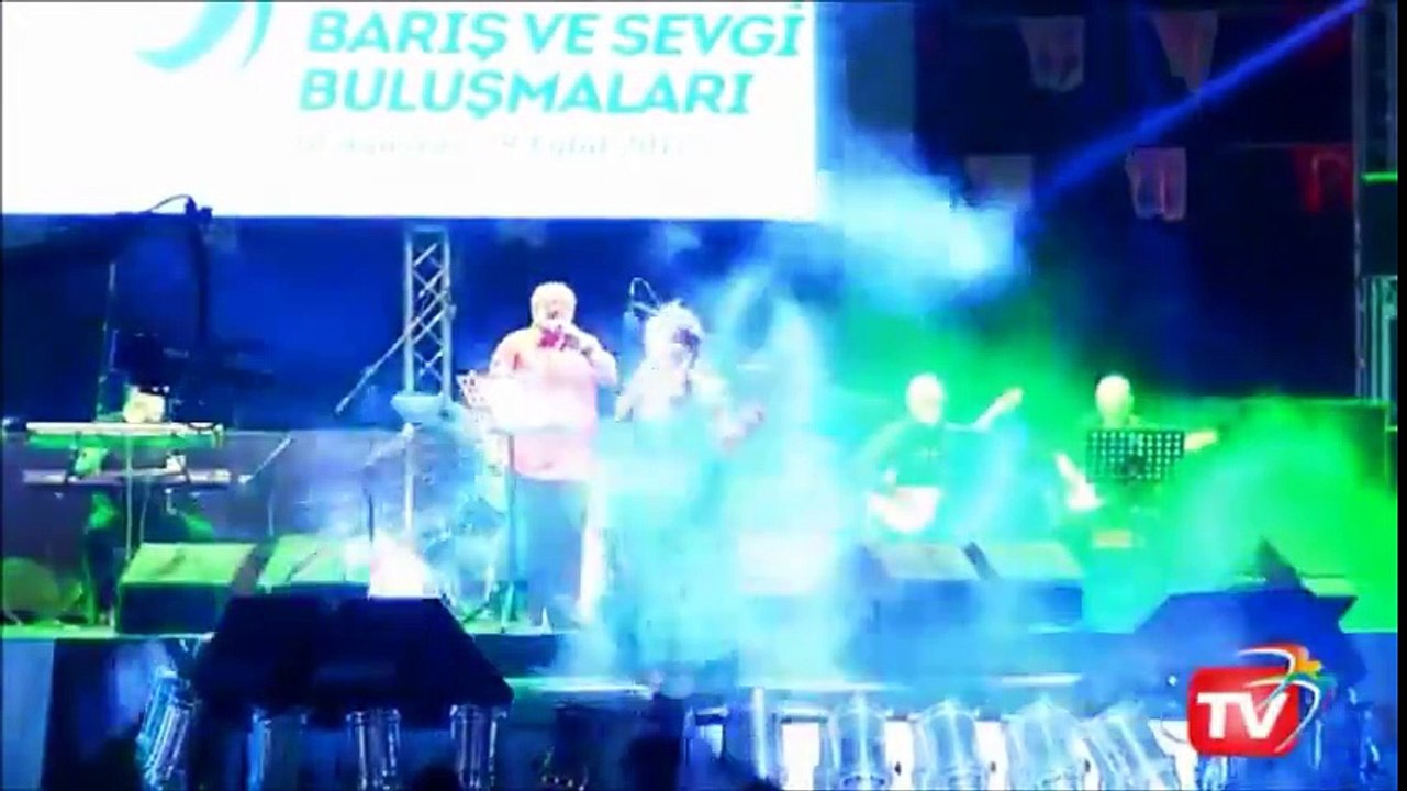 Güzin İle Baha - Aşk Aşk Aşk [Beylikdüzü Belediyesi Barış Ve Sevgi Buluşması]