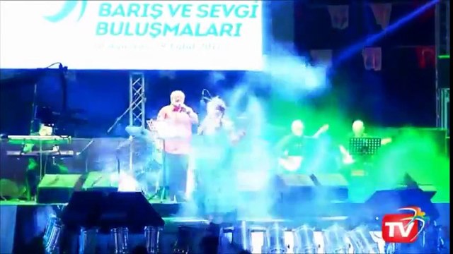 Güzin İle Baha - Aşk Aşk Aşk [Beylikdüzü Belediyesi Barış Ve Sevgi Buluşması]