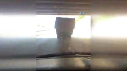 Saman Yüklü Kamyon Trafikte Zor Anlar Yaşattı