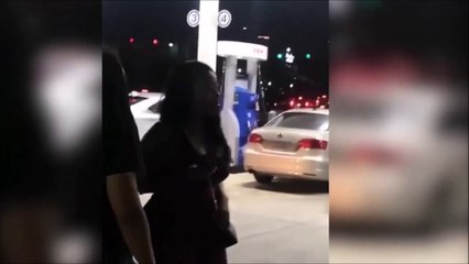 Elle n'aurait pas un peu abusé sur la taille de ses implants aux fesses