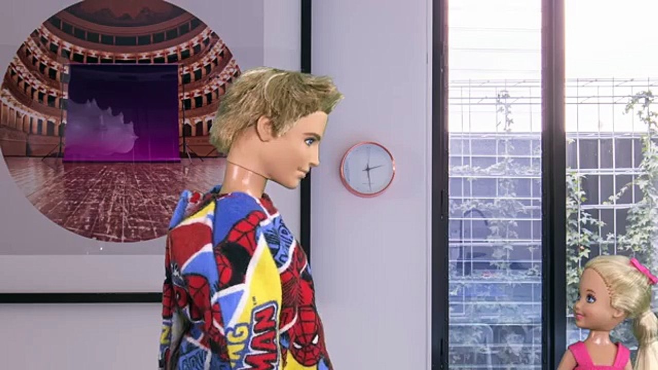 Barbie - Locked Out of the House