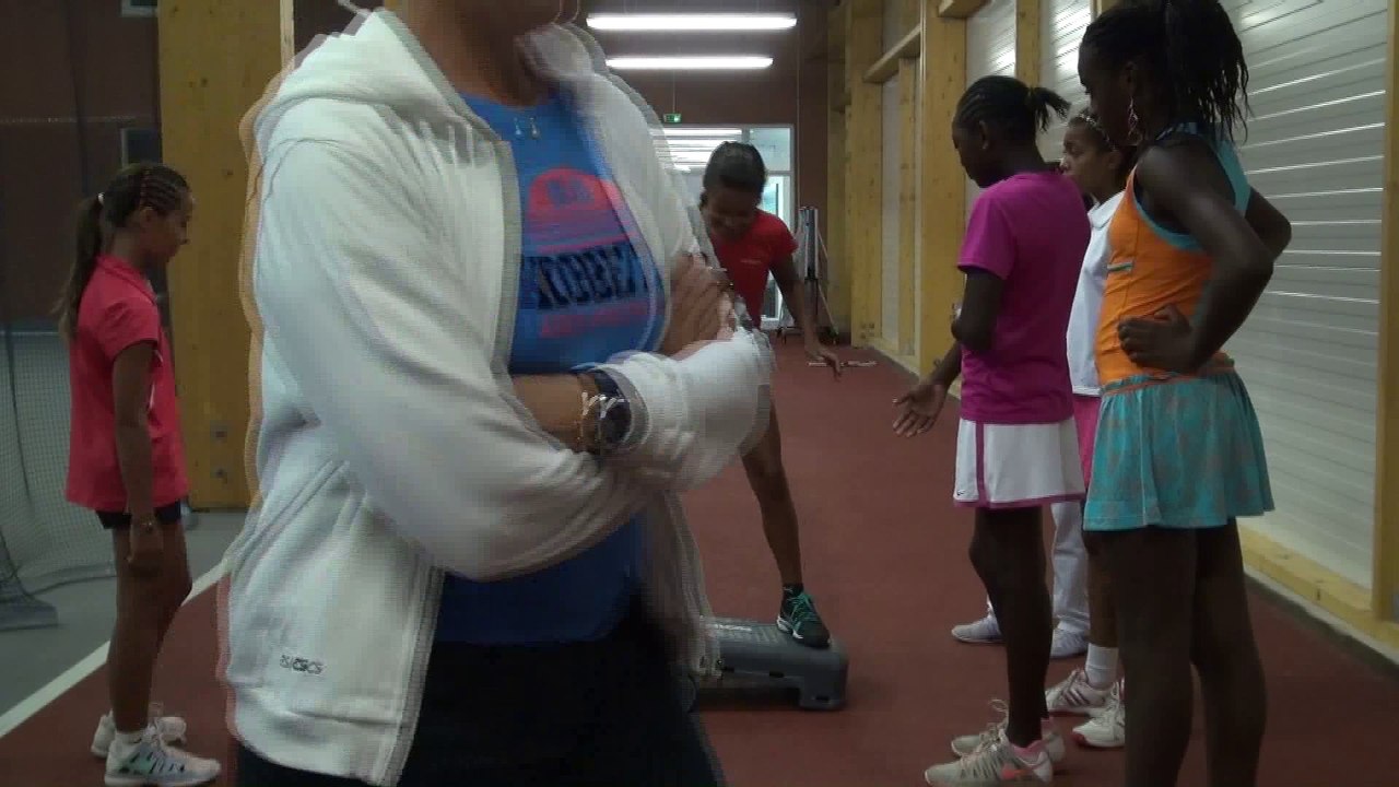 Exercices physiques Filles 11 ans L.Moreau (1e partie)