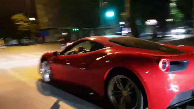 Tuấn Hưng cưỡi ngựa chiến hơn 15 tỷ đồng dạo phố đêm Hà Nội