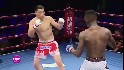 Võ sĩ Trung Quốc chơi chiêu ăn vạ bị đối thủ đánh cho thê thảm