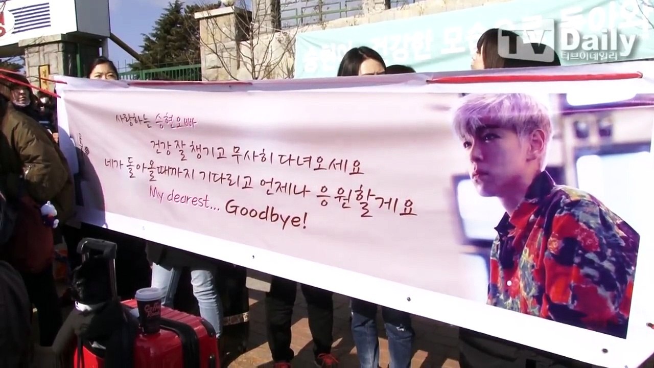 T.O.P và Junsu lên đường nhập ngũ