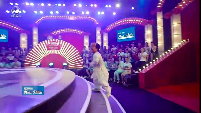 Thách thức danh hài 3 - tập 2- “choáng” với thí sinh tiến đến bàn giám khảo…bán vé số