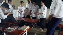 Trào lưu ném chai nước - water bottle flip