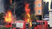 Full clip cháy lớn hơn 2 tiếng đồng hồ thiêu rụi 3 căn nhà 7 tầng ở Hà Nội