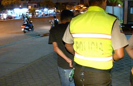 Tres personas fueron detenidas con sustancias sujetas a fiscalización al norte de Guayaquil
