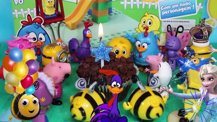 Descargar video: PARABÉNS DO PINTINHO AMARELINHO Galinha Pintadinha Parque Peppa Pig Legos Canta Aniversario Bonecos