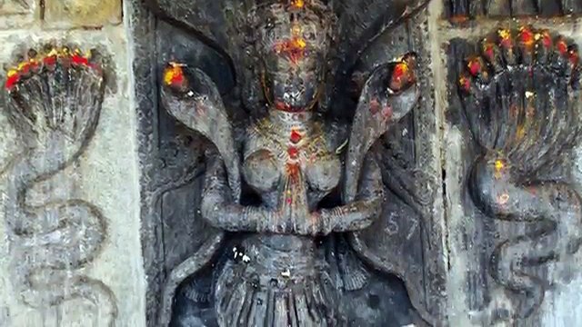 Indian Sculpture Shows Shapeshifting Reptilians & Ancient Astronauts