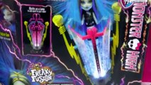 Monster High Freaky Fusion Recharge Chamber Hair Shocking with Exclusive Frankie Stein Doll Playset