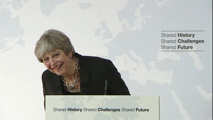 May propose une période de transition de deux ans après Brexit