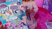 Plajda Elsa çadır ve my little pony dergi açtık, eğlenceli çocuk videosu