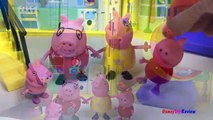 STORY WITH PEPPA PIG, GEORGE AND THEIR FAMILY AT BEACH MAKING SANDCASTLES WITH KINETIC SAND