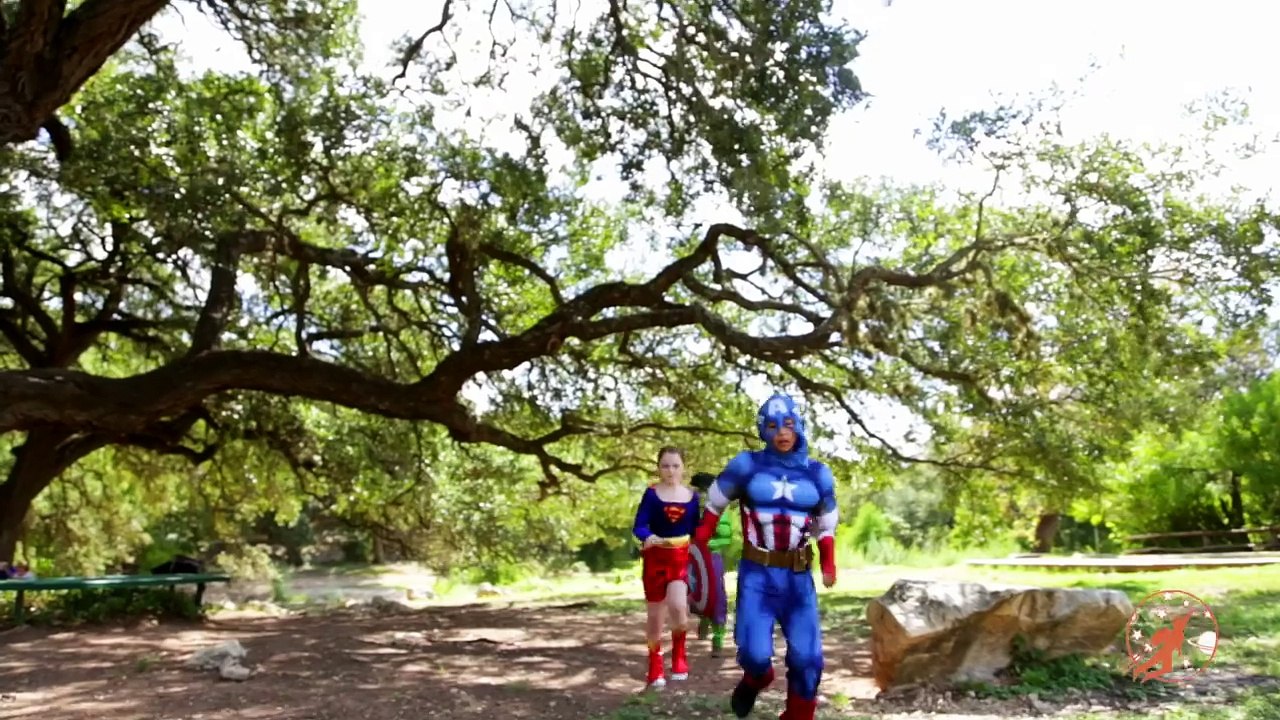 Little Superheroes 15 - Super Seminar with The Boss, Supergirl and Batman vs The Joker